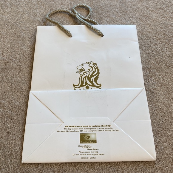 Ritz-Carlton shopping gift bag - Picture 2 of 8